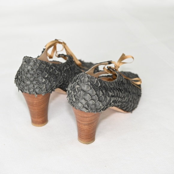 Gwendolyn Carrie Leather Lace Up Heels - Picture 5 of 13